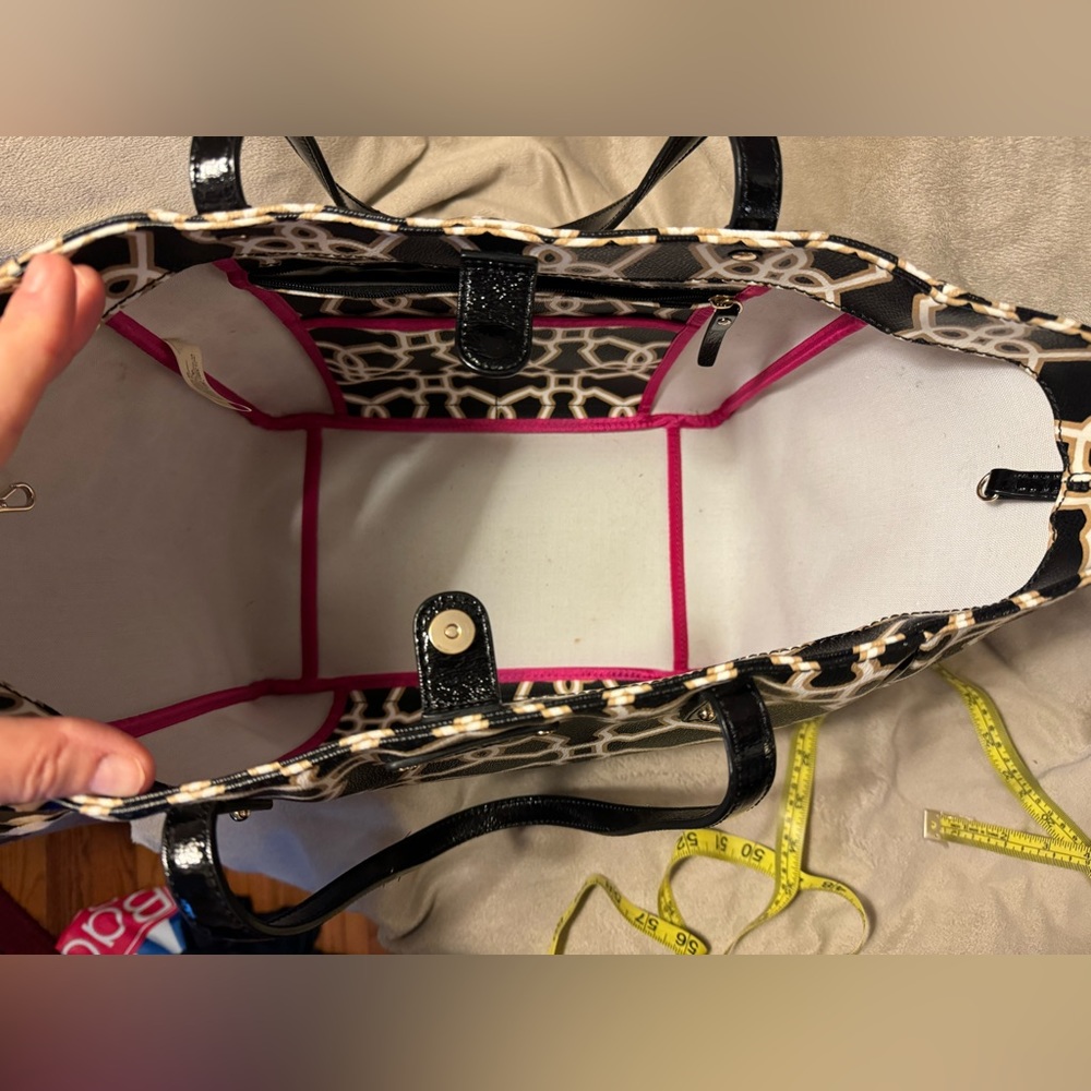 Kate Spade tote. Black with white/tan design. Snap closure. Excellent condition - Picture 9 of 14